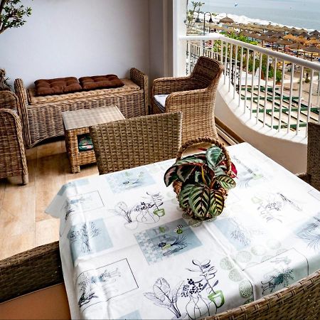 Apartamento Beach View Торемолинос Екстериор снимка