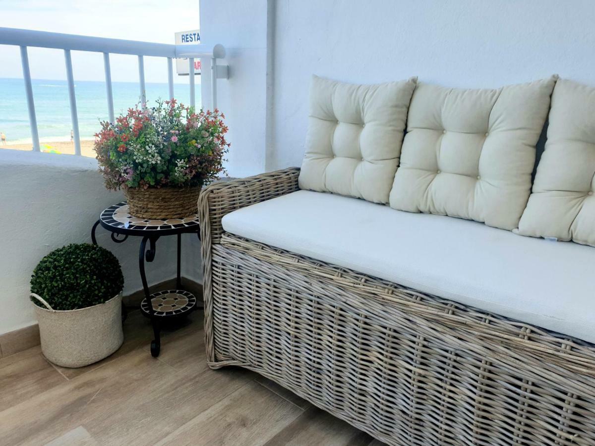 Apartamento Beach View Торемолинос Екстериор снимка